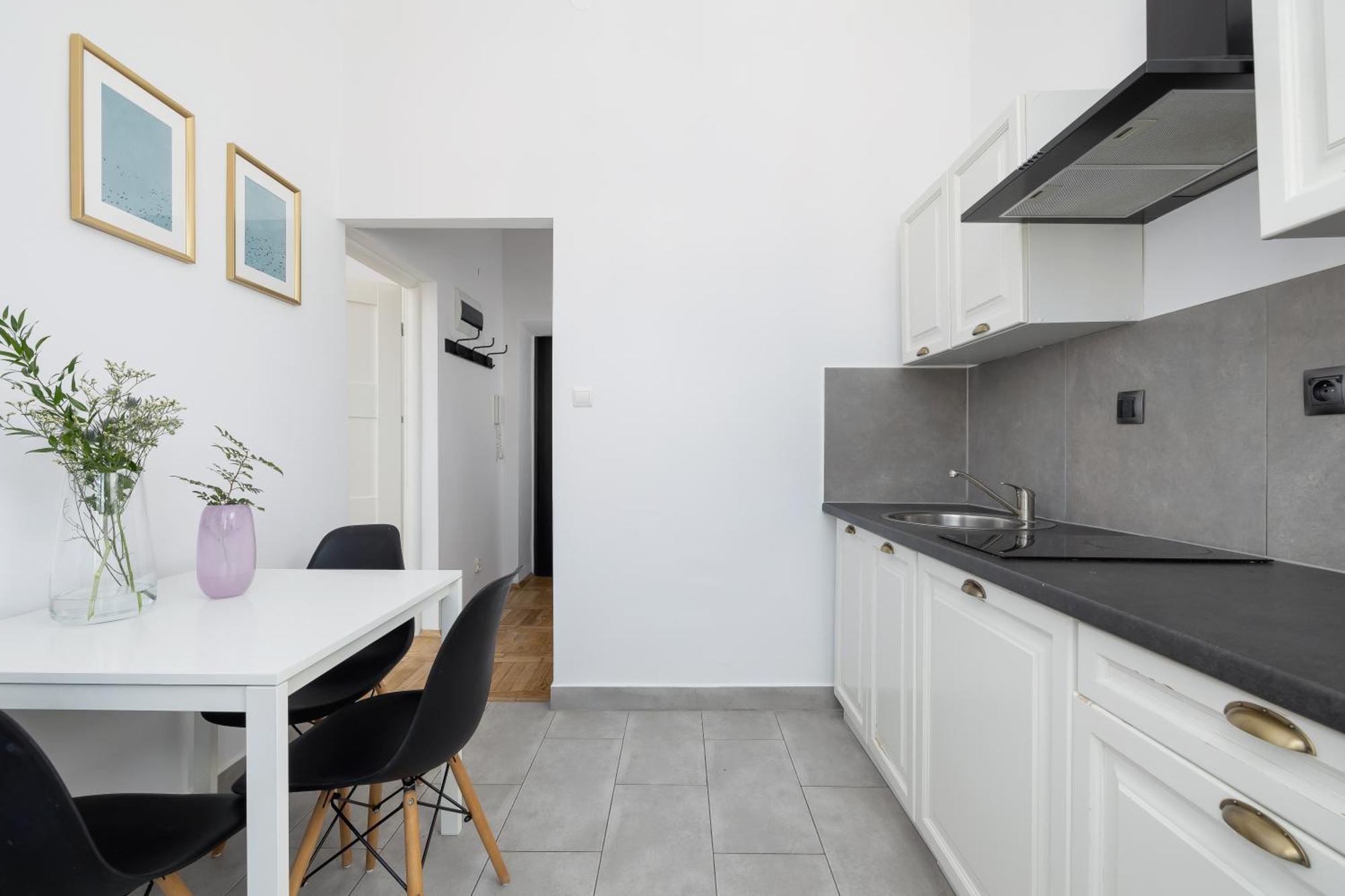 1-Bedroom Apartment - 65 Dluga Street Krakau Buitenkant foto