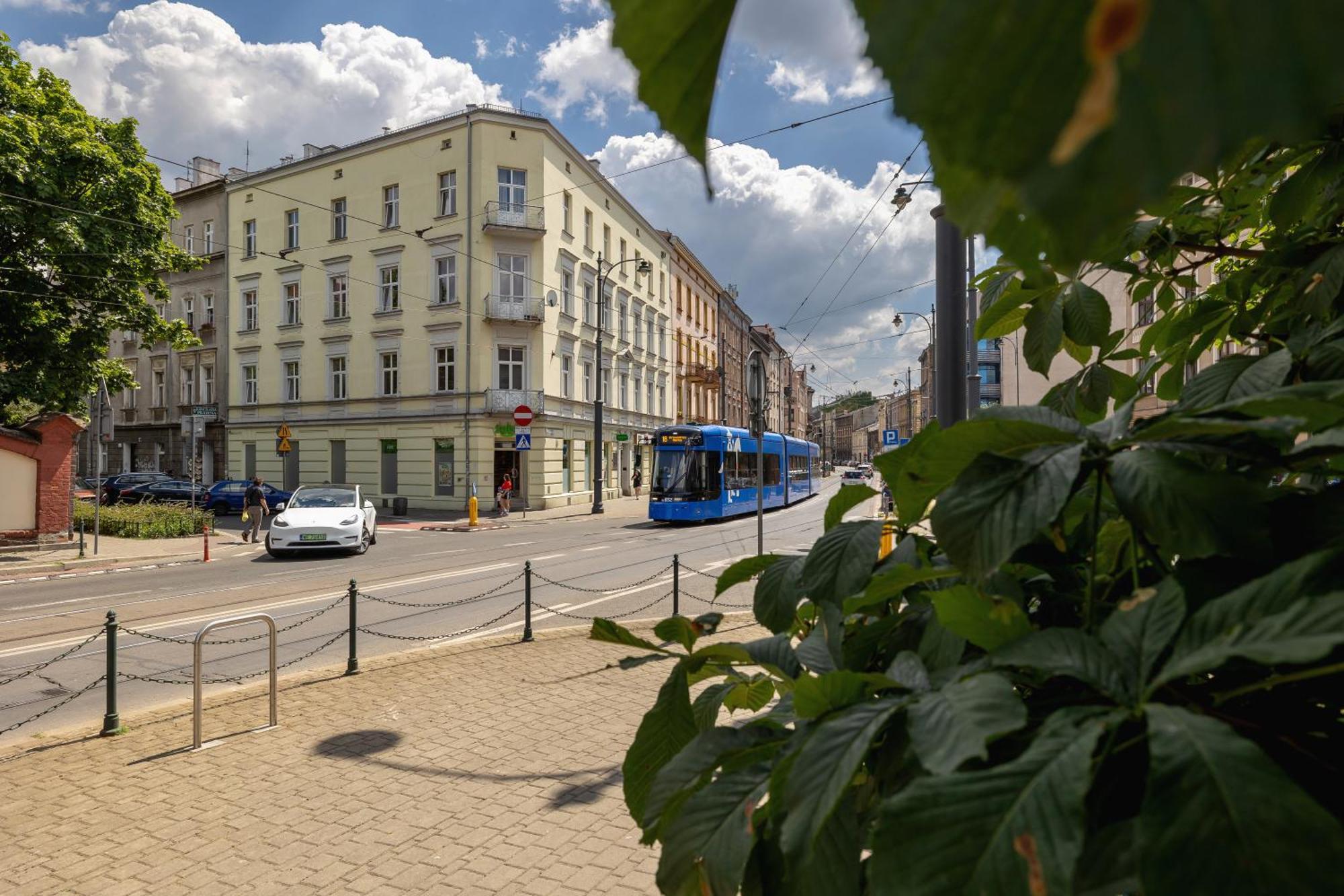 1-Bedroom Apartment - 65 Dluga Street Krakau Buitenkant foto